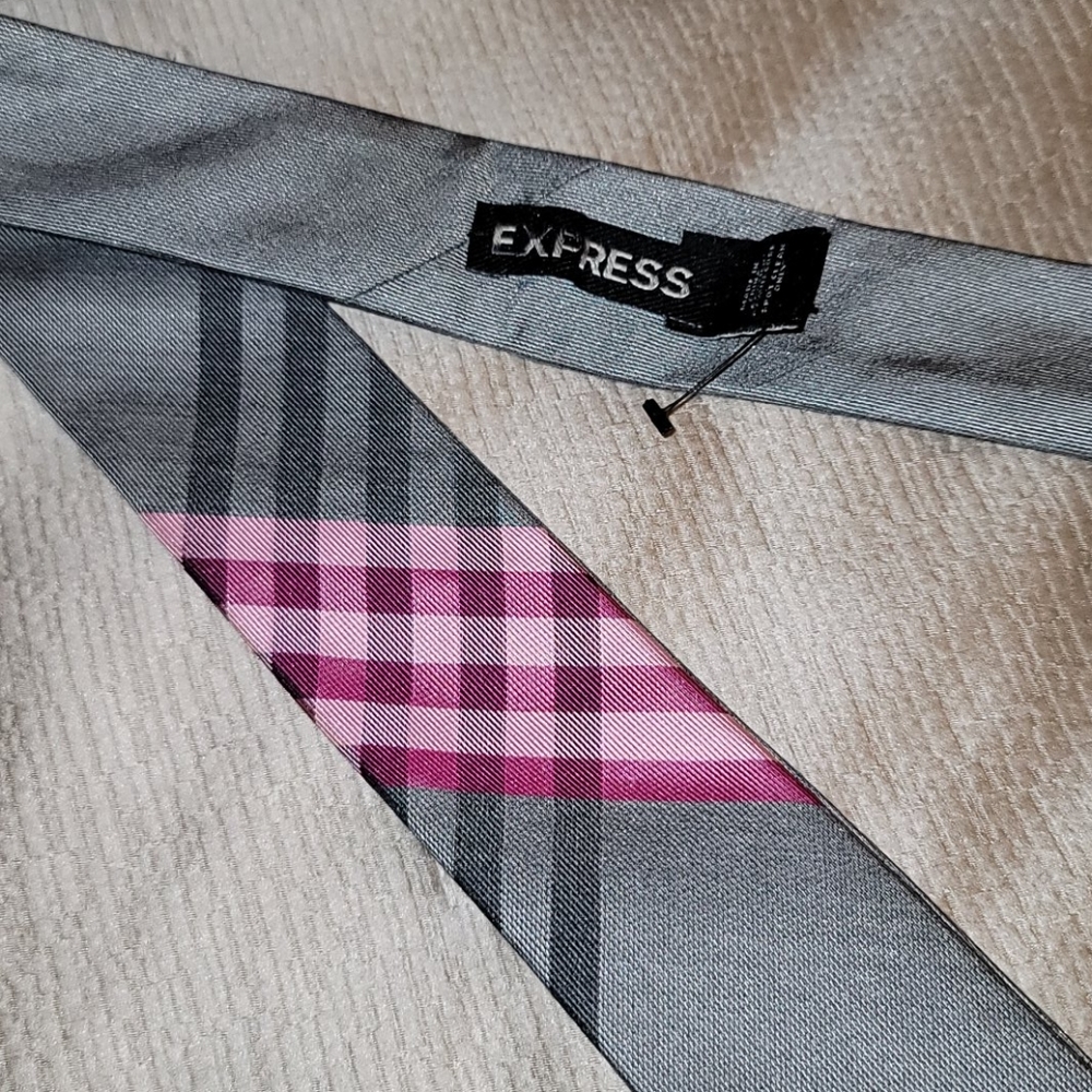 Express Tie - Picture 2 of 3
